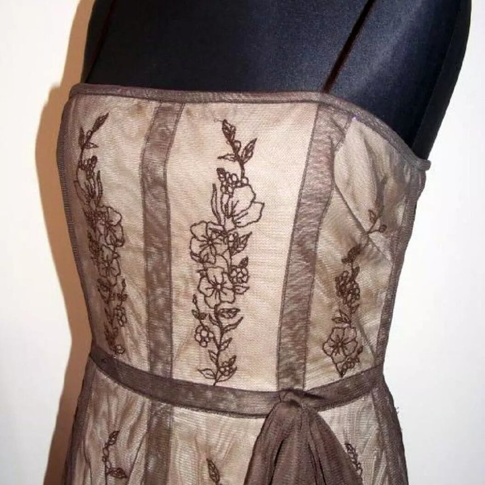 ✨NEW Designer BCBG MAXAZRIA Mesh Lace Corset Cocktail Dress Floral Embroidery M✨